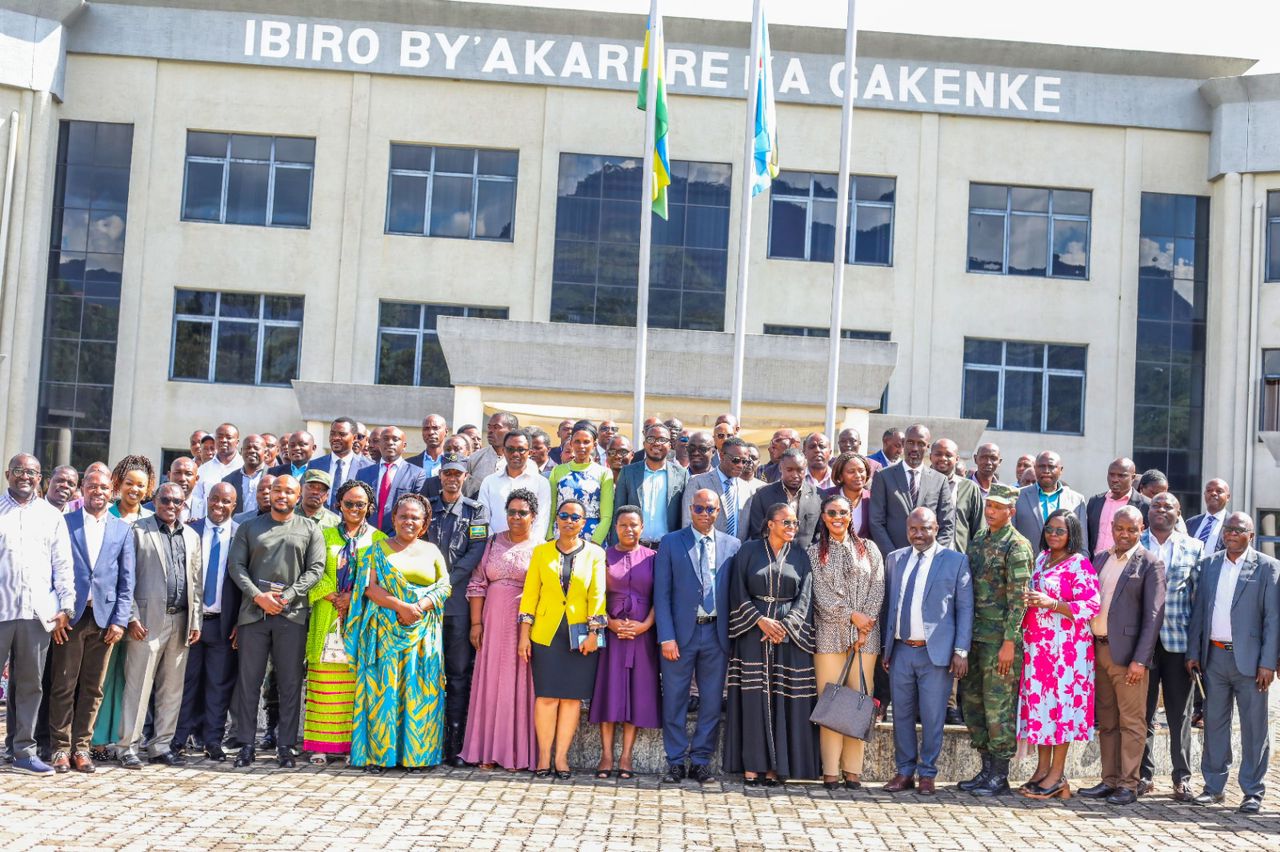 Gakenke: Bakusanyije Miliyoni zisaga 200 zo kurengera abatishoboye 