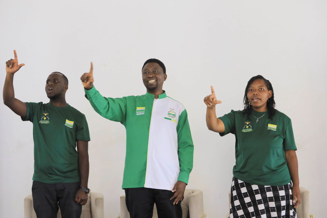 Ishyaka ryacu rishyize imbere imibereho myiza y'Abaturage, Senateri Dr Frank Habineza